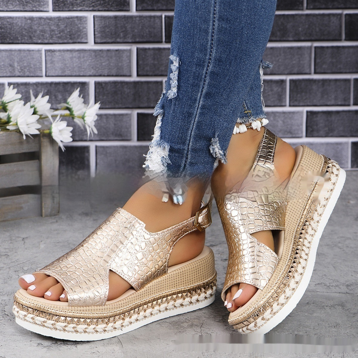 Women's Fashion Plus Size Buckle Platform Crocodile Sandals